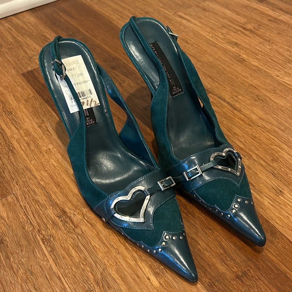 Steve Madden Vintage Teal Heart-Detail Heels 7.5 - Picture 3 of 8